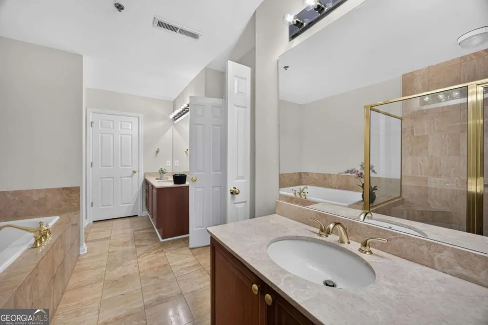1735 Peachtree ST NE Atlanta, GA 30309