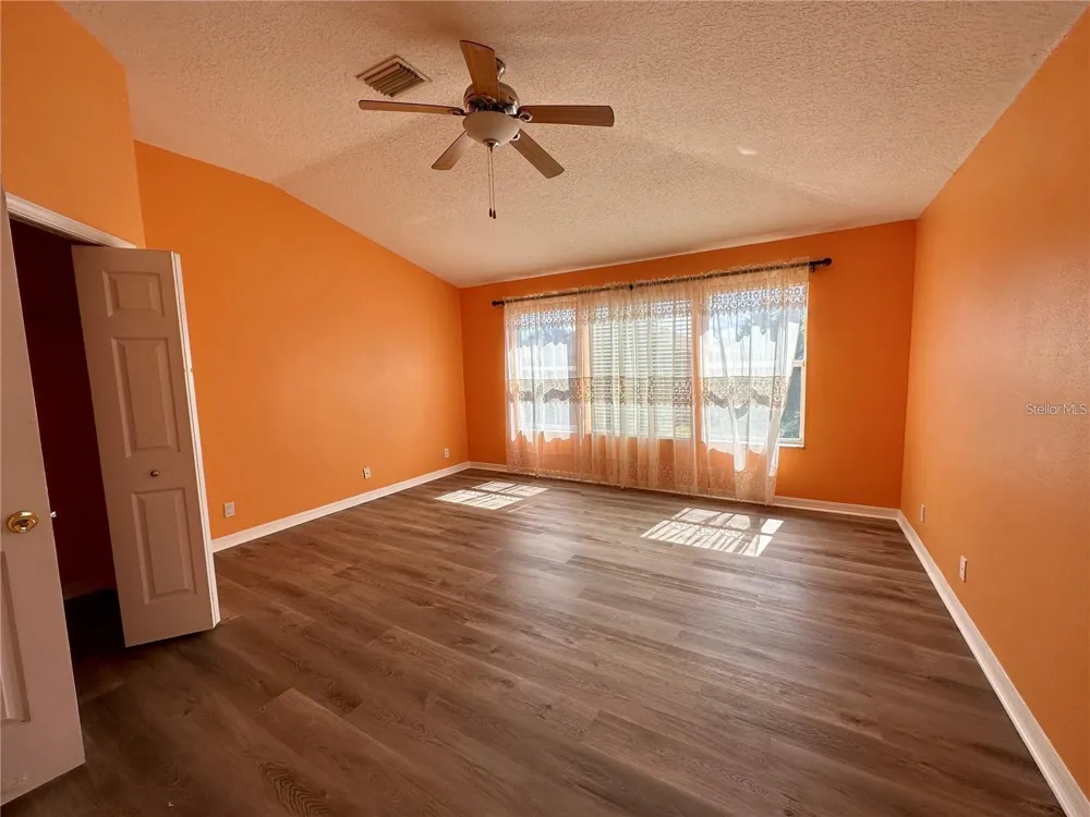 5310 61ST TERRACE St Petersburg, FL 33709
