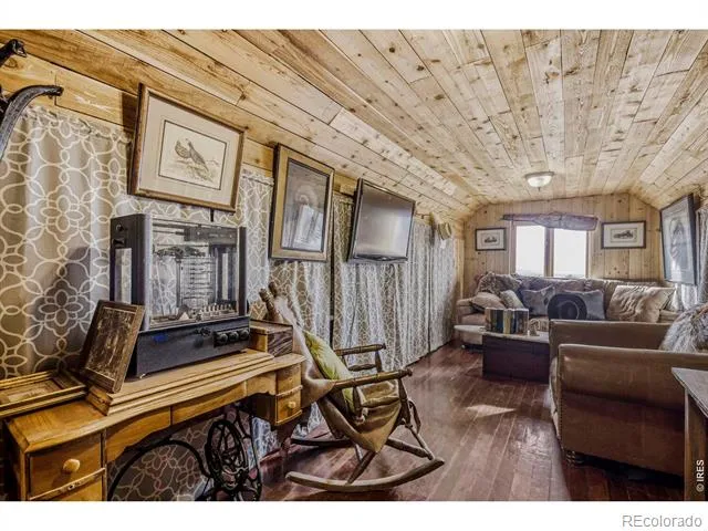 1042 Steamboat Valley Road Lyons, CO 80540