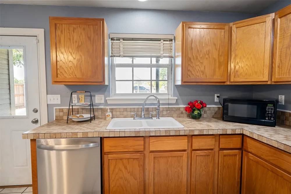 239 Seacraft Drive Gun Barrel City, TX 75156