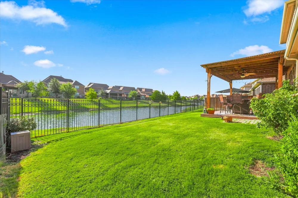 8225 Bonny Bank The Colony, TX 75056