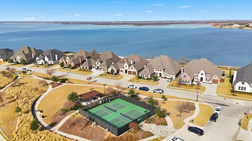 8225 Bonny Bank The Colony, TX 75056