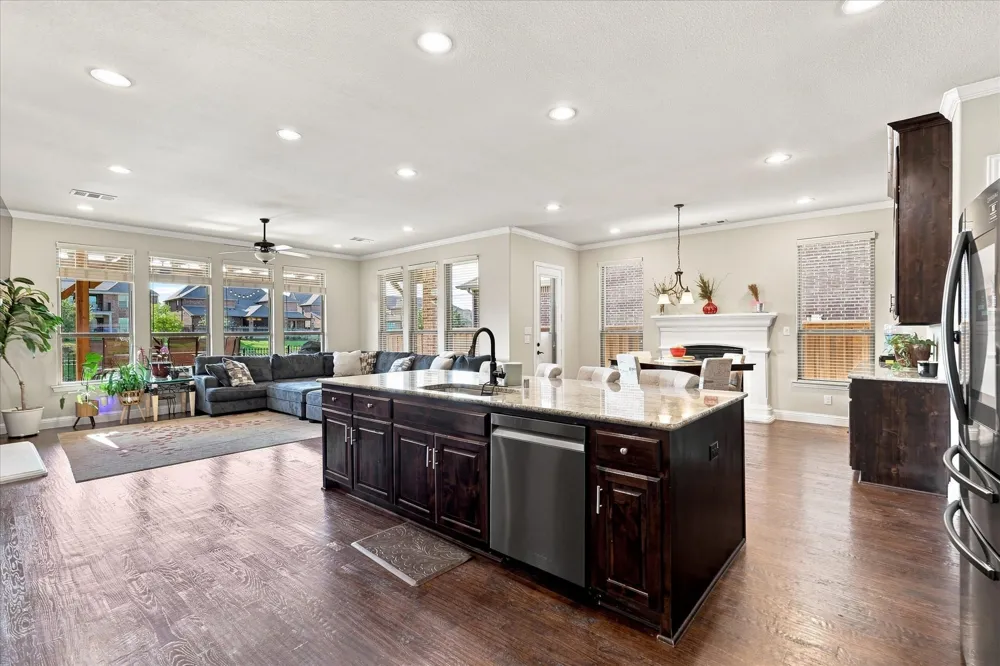 8225 Bonny Bank The Colony, TX 75056