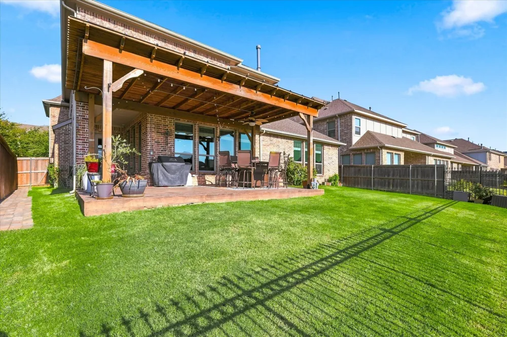 8225 Bonny Bank The Colony, TX 75056