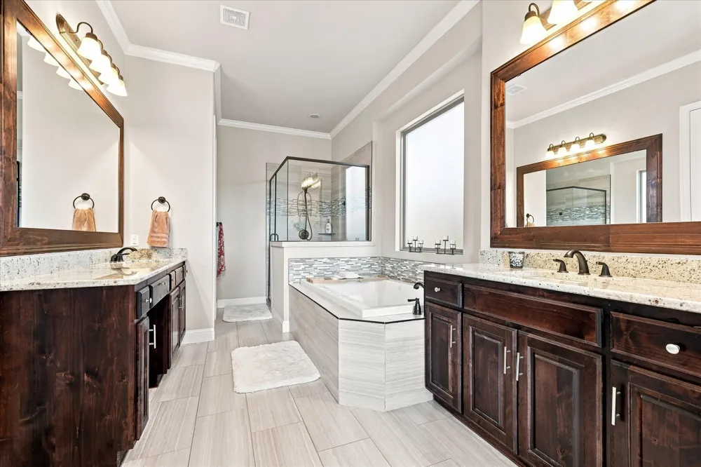 8225 Bonny Bank The Colony, TX 75056