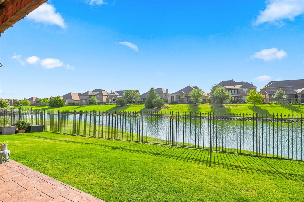 8225 Bonny Bank The Colony, TX 75056