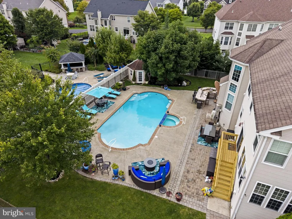 237 LEFFLER CIRCLE Florence, NJ 08518