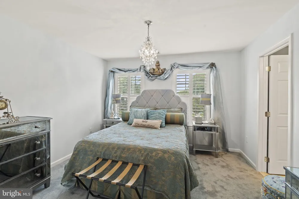 237 LEFFLER CIRCLE Florence, NJ 08518