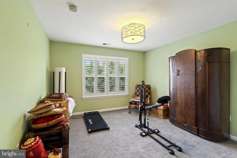 237 LEFFLER CIRCLE Florence, NJ 08518