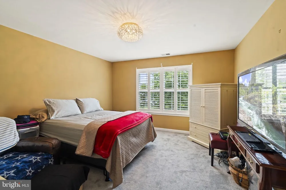 237 LEFFLER CIRCLE Florence, NJ 08518