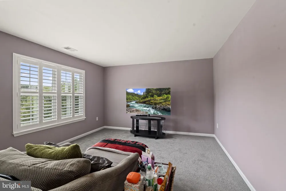 237 LEFFLER CIRCLE Florence, NJ 08518