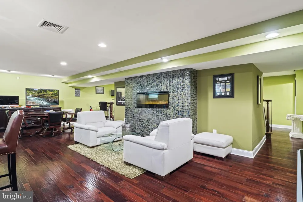 237 LEFFLER CIRCLE Florence, NJ 08518