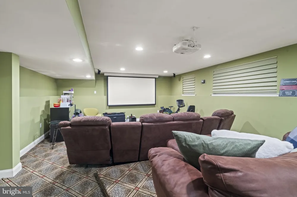 237 LEFFLER CIRCLE Florence, NJ 08518