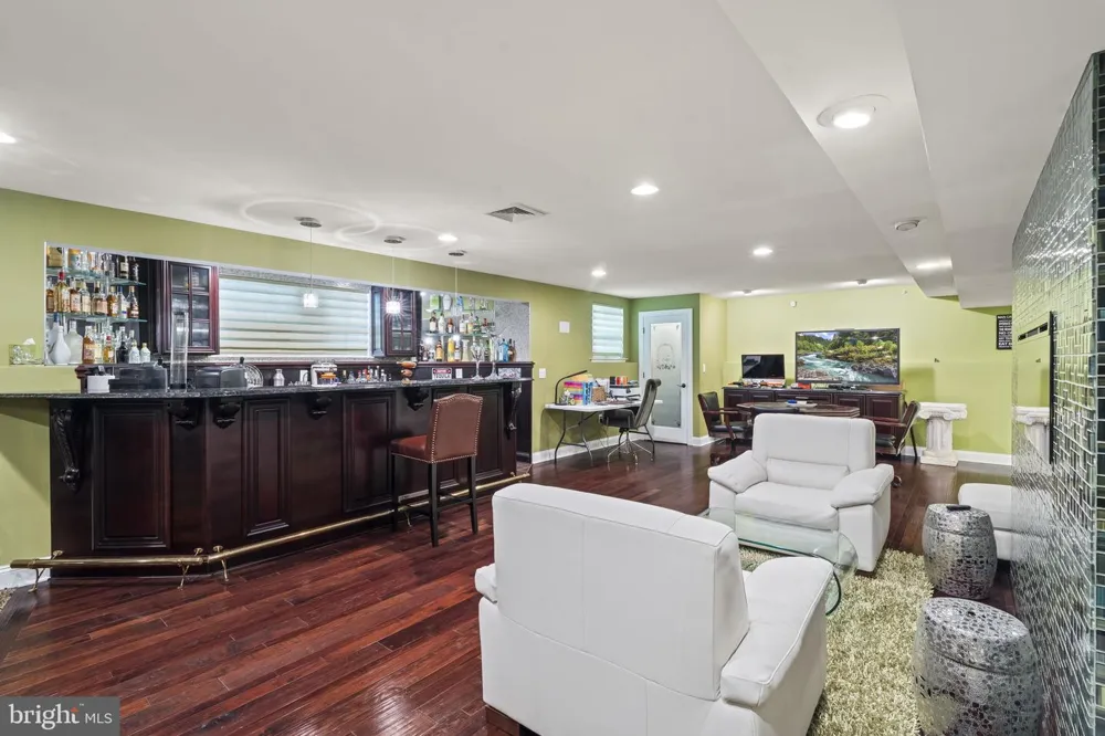 237 LEFFLER CIRCLE Florence, NJ 08518