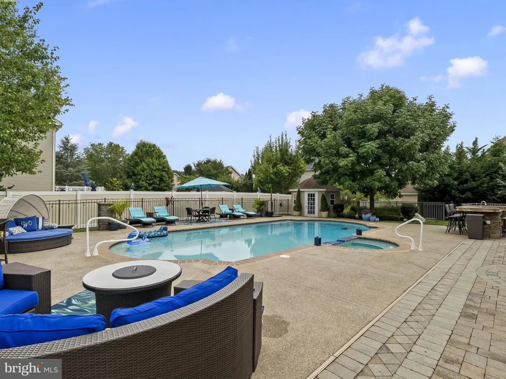 237 LEFFLER CIRCLE Florence, NJ 08518