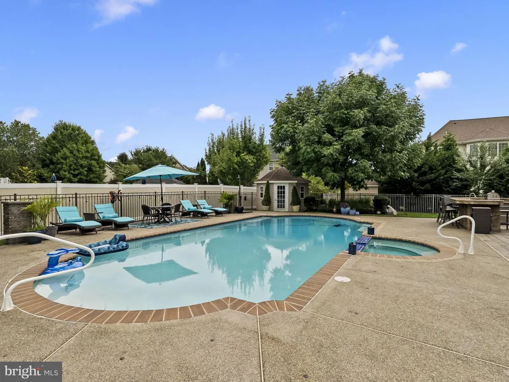 237 LEFFLER CIRCLE Florence, NJ 08518