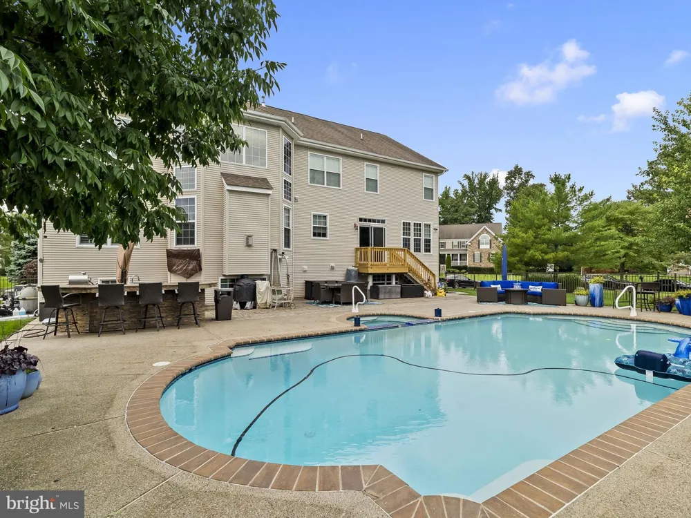 237 LEFFLER CIRCLE Florence, NJ 08518