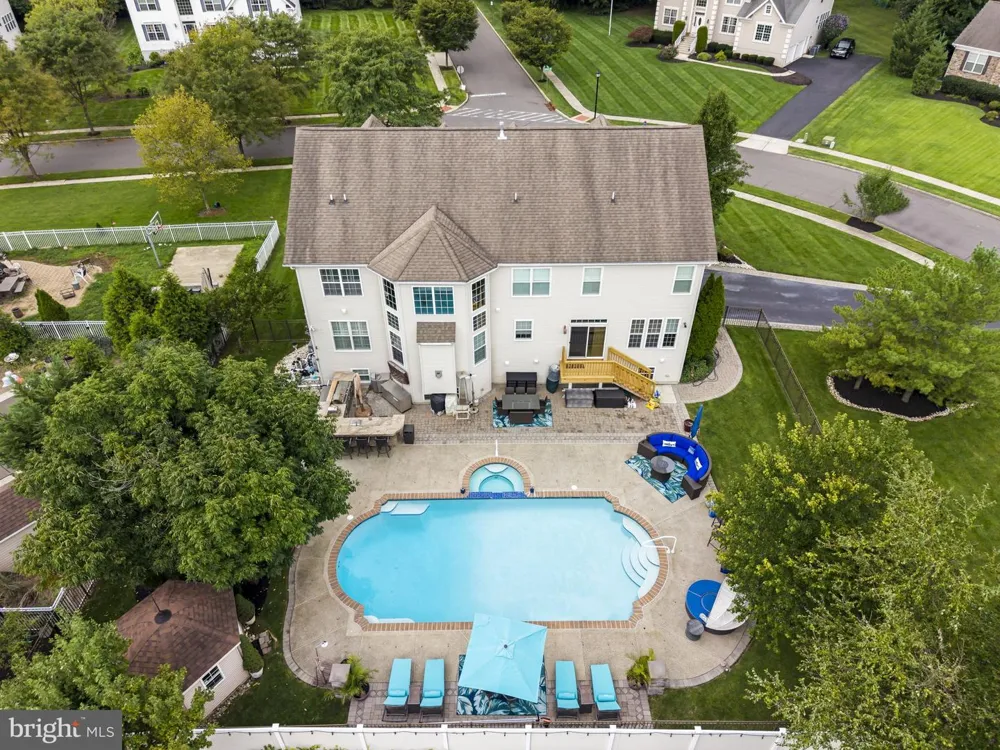 237 LEFFLER CIRCLE Florence, NJ 08518