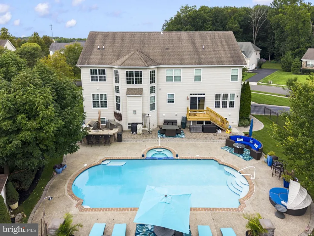 237 LEFFLER CIRCLE Florence, NJ 08518