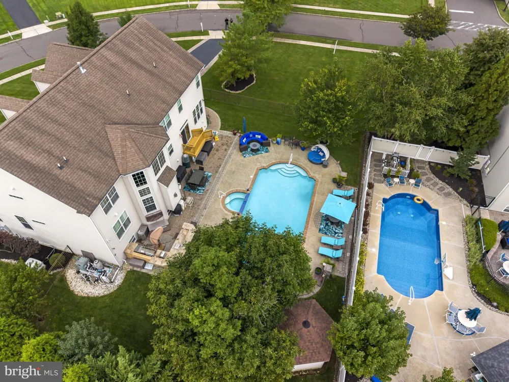237 LEFFLER CIRCLE Florence, NJ 08518