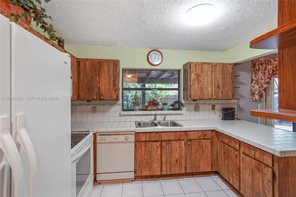 12611 SW 9th Ter #B Miami, FL 33184