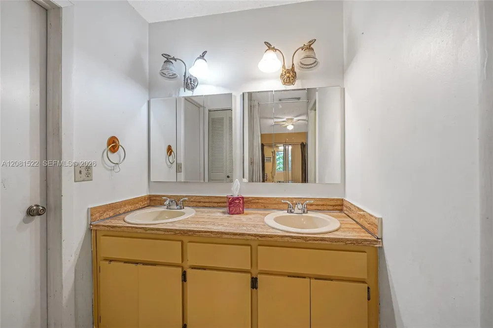12611 SW 9th Ter #B Miami, FL 33184