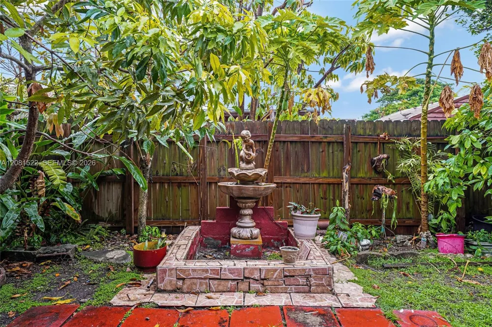 12611 SW 9th Ter #B Miami, FL 33184