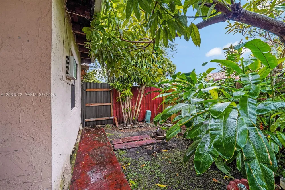 12611 SW 9th Ter #B Miami, FL 33184