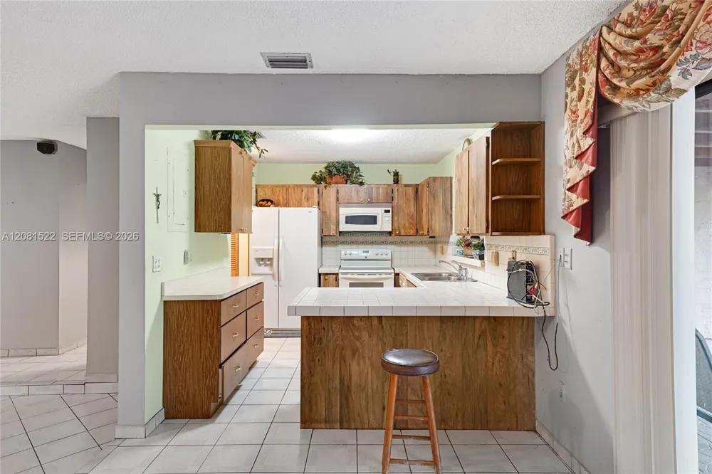 12611 SW 9th Ter #B Miami, FL 33184