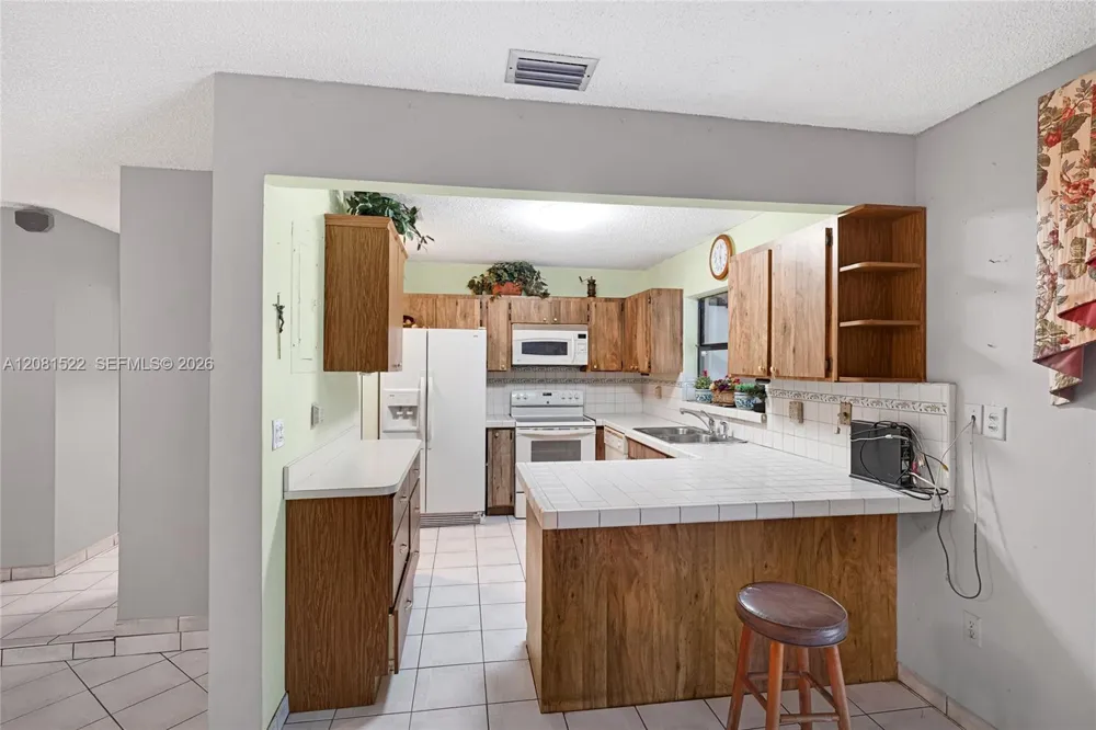 12611 SW 9th Ter #B Miami, FL 33184