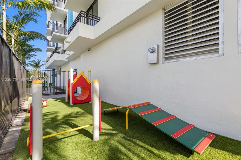 4 Federal Hwy #PH 870 Dania Beach, FL 33004