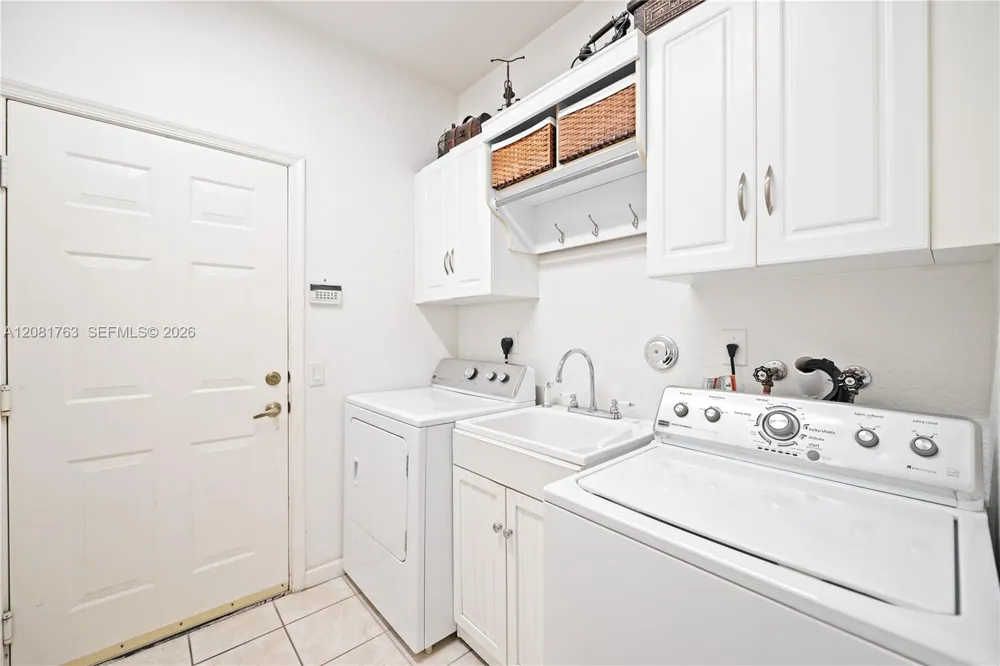 1634 Passion Vine Cir #31-2 Weston, FL 33326