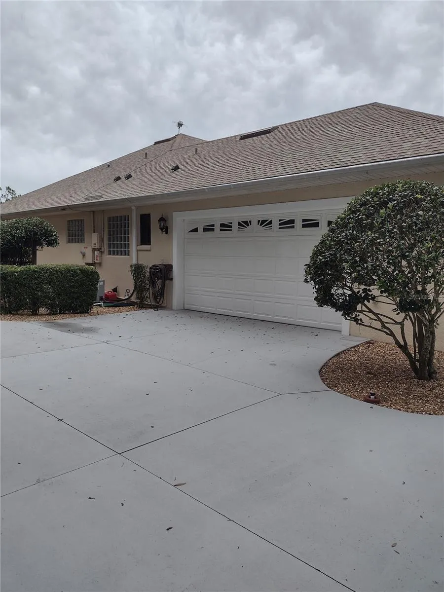 592 DOWLING CIRCLE Lady Lake, FL 32159