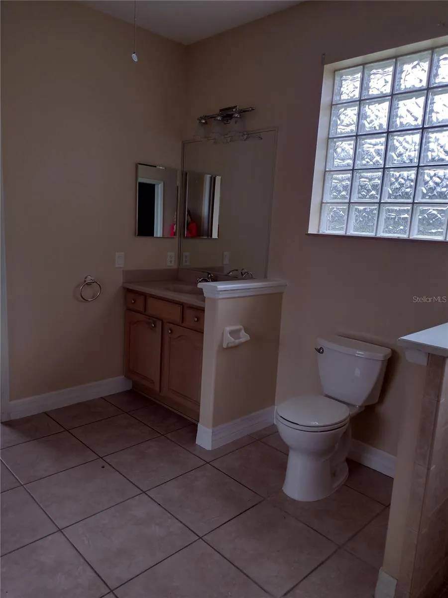 592 DOWLING CIRCLE Lady Lake, FL 32159