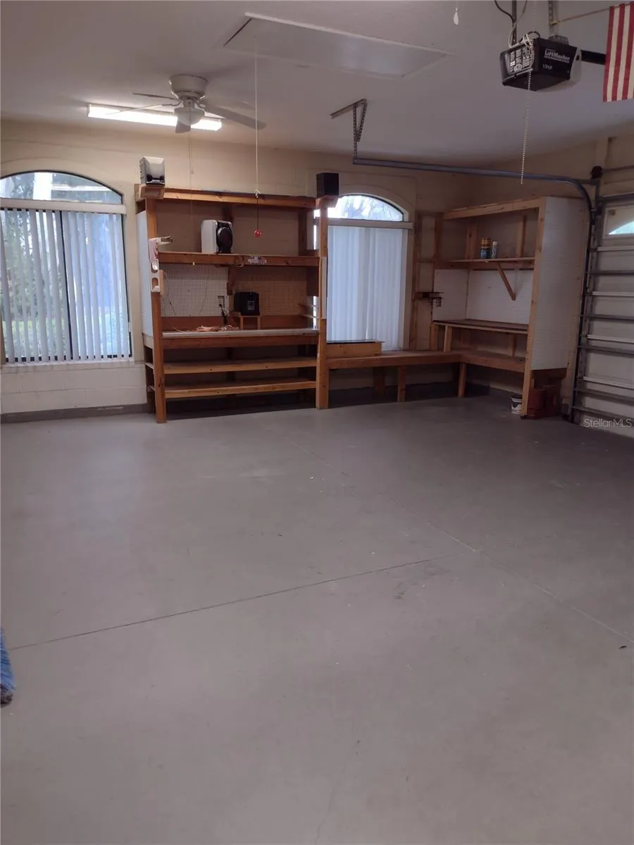 592 DOWLING CIRCLE Lady Lake, FL 32159