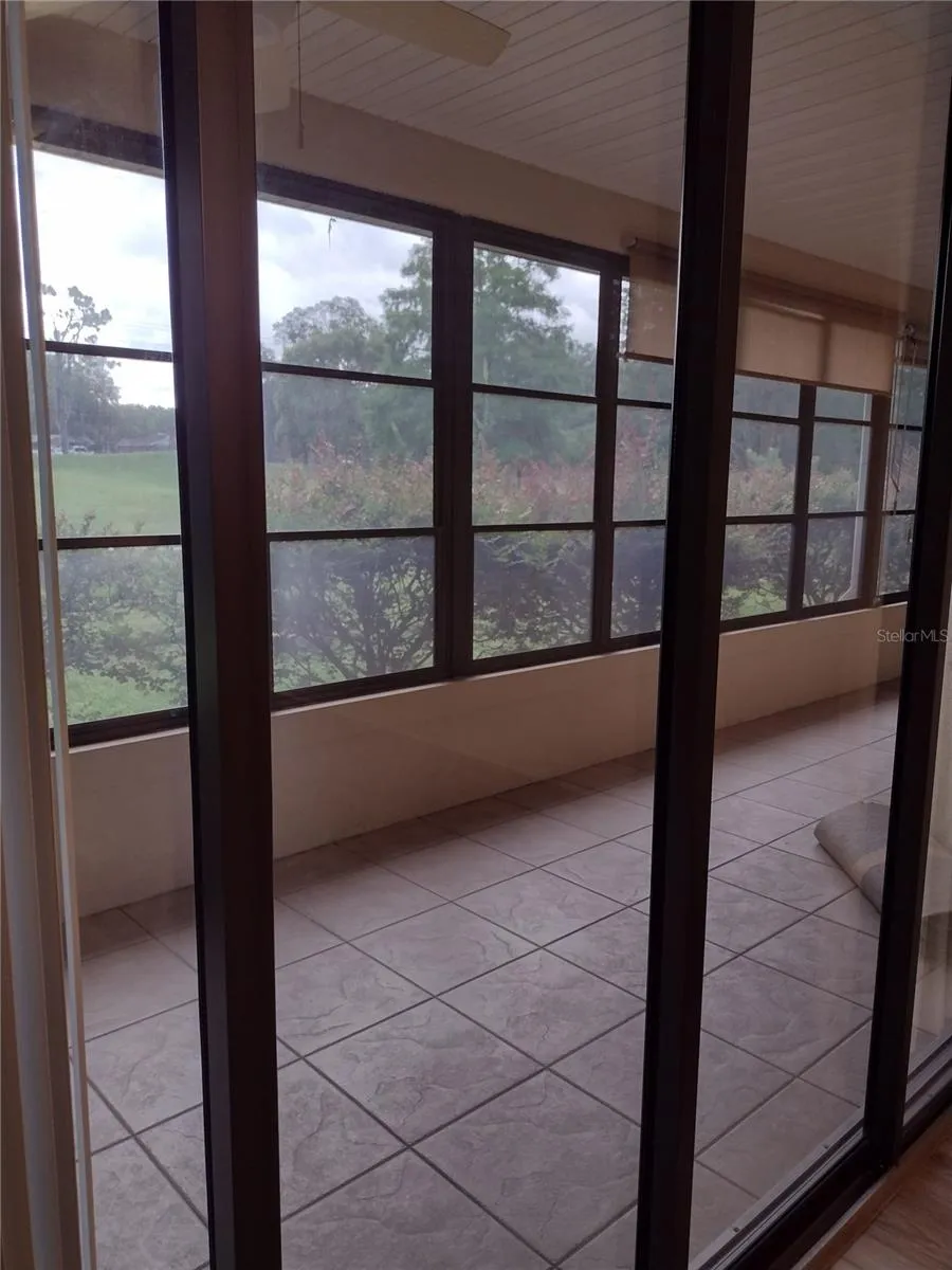 592 DOWLING CIRCLE Lady Lake, FL 32159