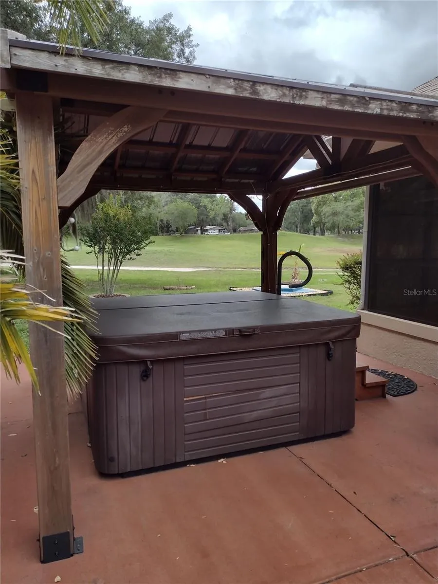 592 DOWLING CIRCLE Lady Lake, FL 32159