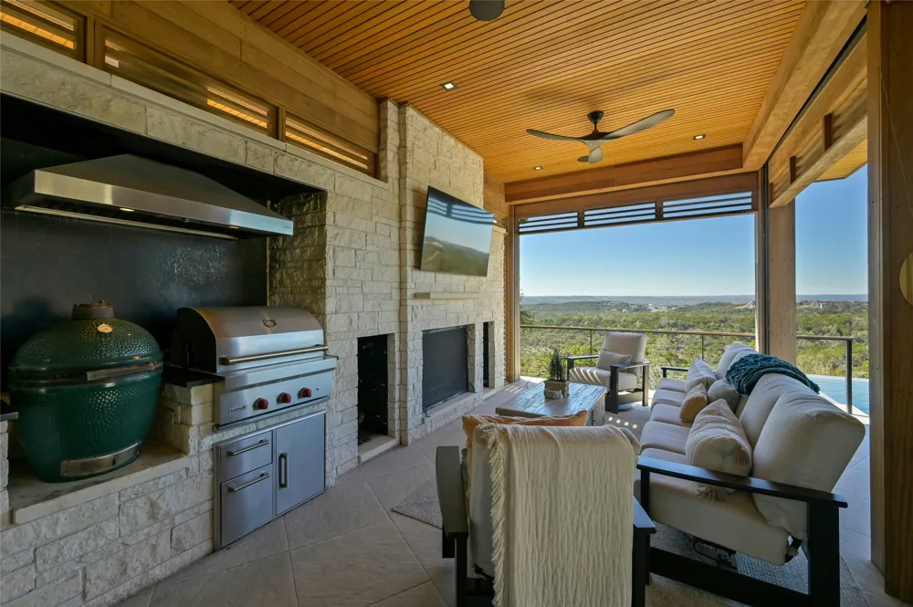 8209 Two Coves Drive Austin, TX 78730