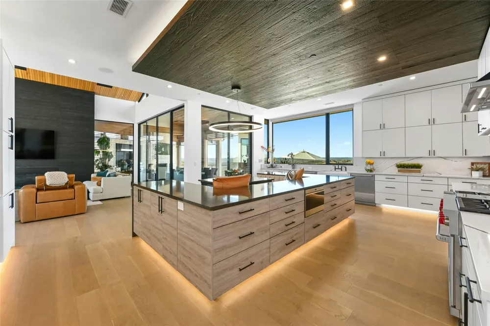 8209 Two Coves Drive Austin, TX 78730