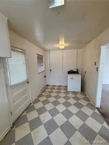 5209 E Thrill Place Denver, CO 80207