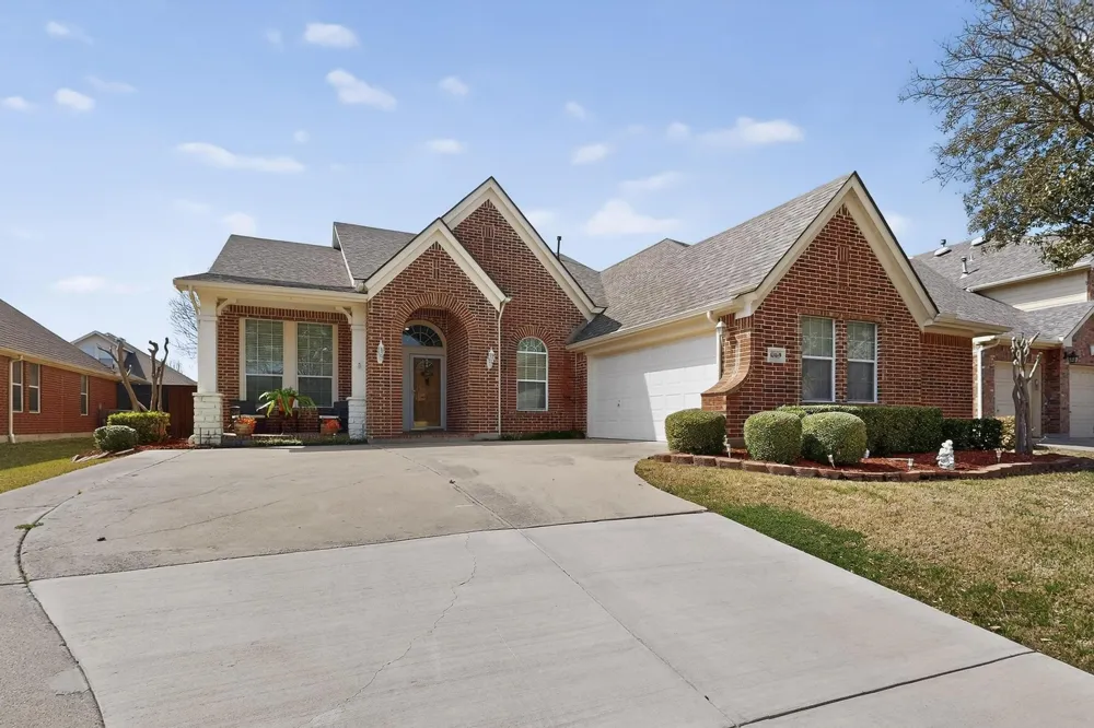 6869 Cape Cod Drive Grand Prairie, TX 75054