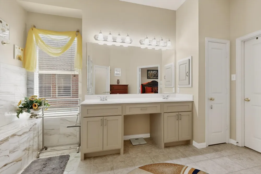 6869 Cape Cod Drive Grand Prairie, TX 75054