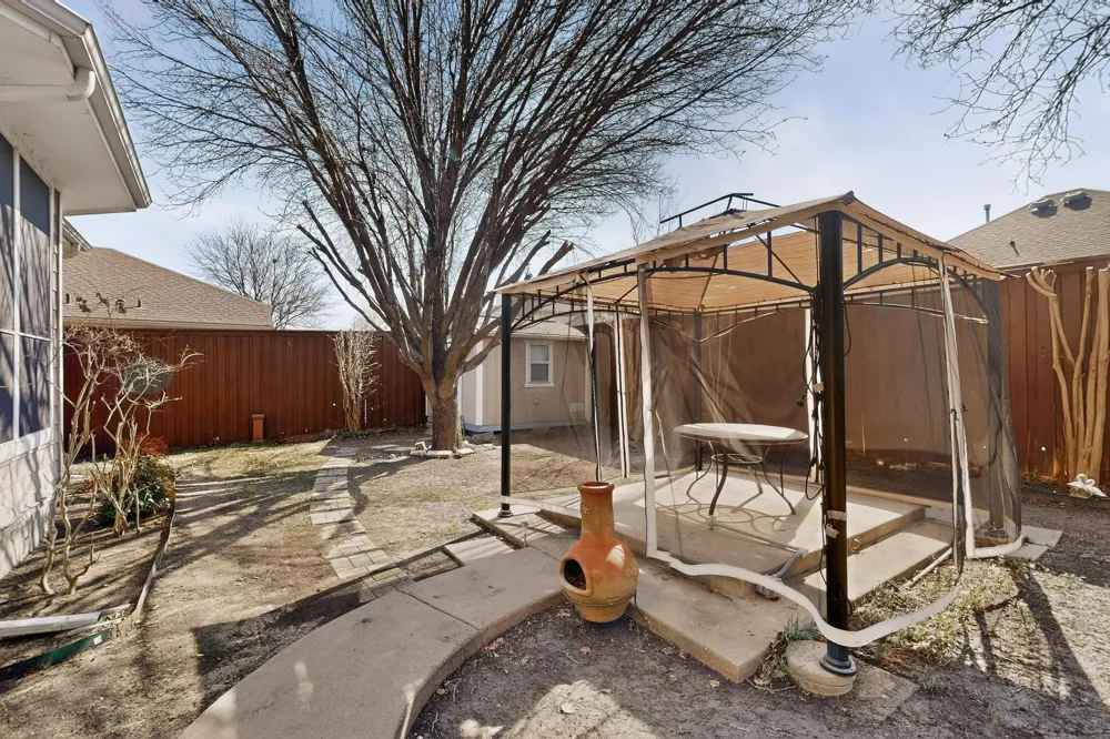 6869 Cape Cod Drive Grand Prairie, TX 75054