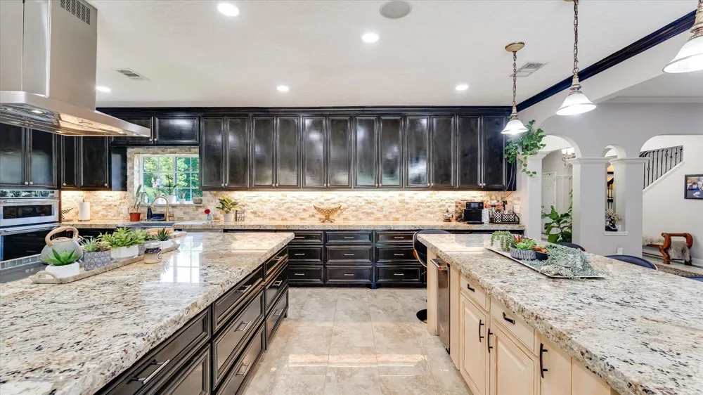 65 County Road 2209 Cleveland, TX 77327