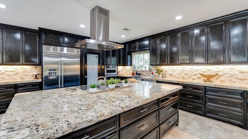65 County Road 2209 Cleveland, TX 77327