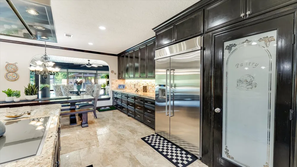 65 County Road 2209 Cleveland, TX 77327