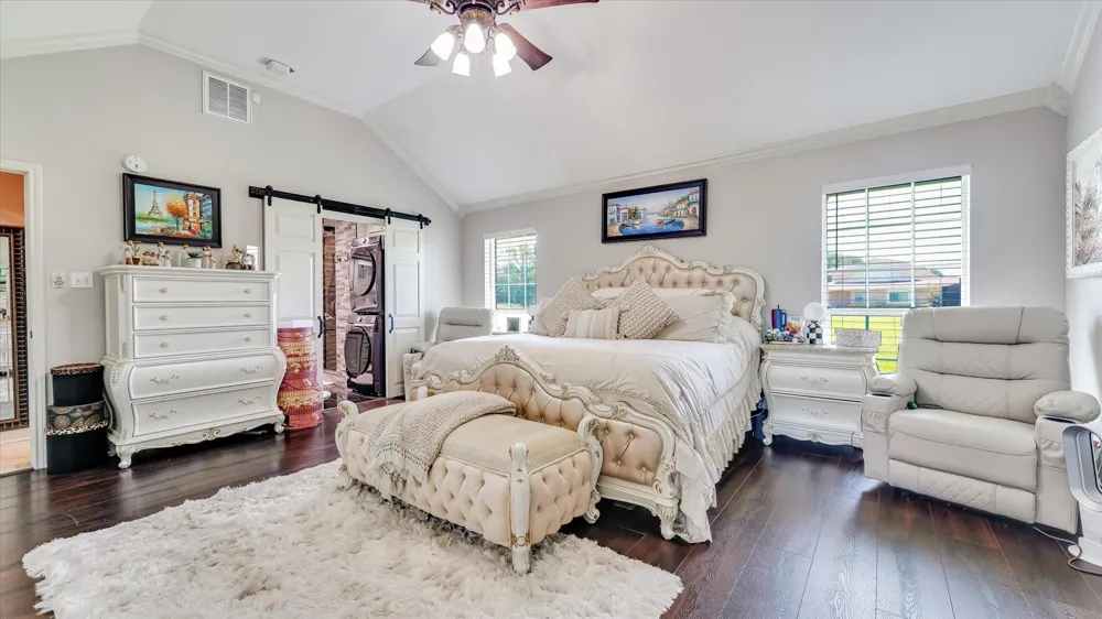 65 County Road 2209 Cleveland, TX 77327