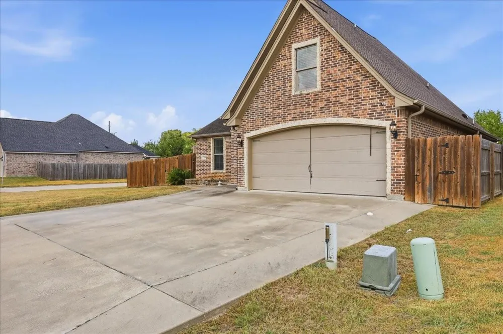 7790 Quail Court Beaumont, TX 77713