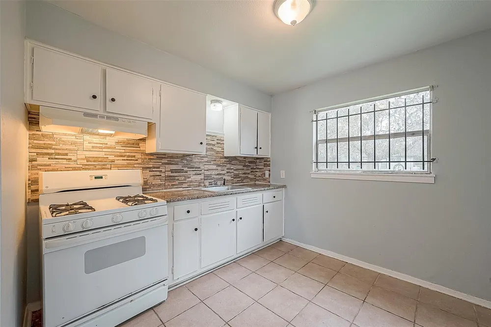 9302 Fairland Drive Houston, TX 77051