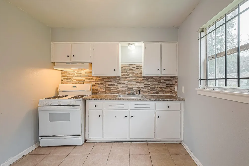 9302 Fairland Drive Houston, TX 77051